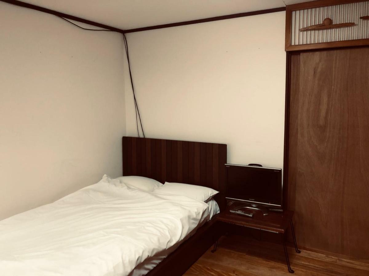 Tsuruya Guesthouse Hiroshima Bagian luar foto