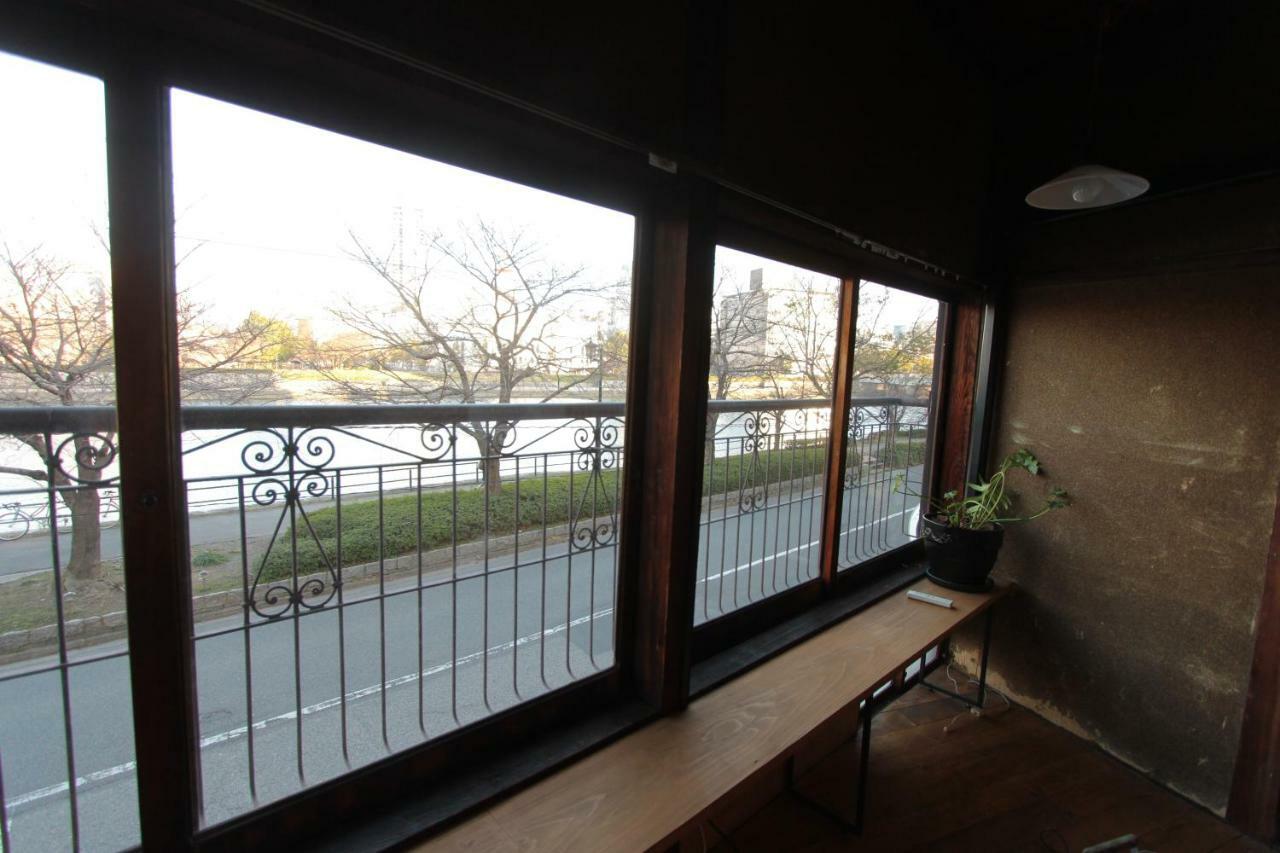 Tsuruya Guesthouse Hiroshima Bagian luar foto